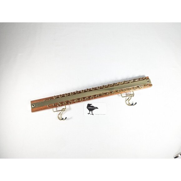 Vintage wood and brass tie rack made in Taiwan, 36 peg belt holder, wall hanging - Picture 9 of 9